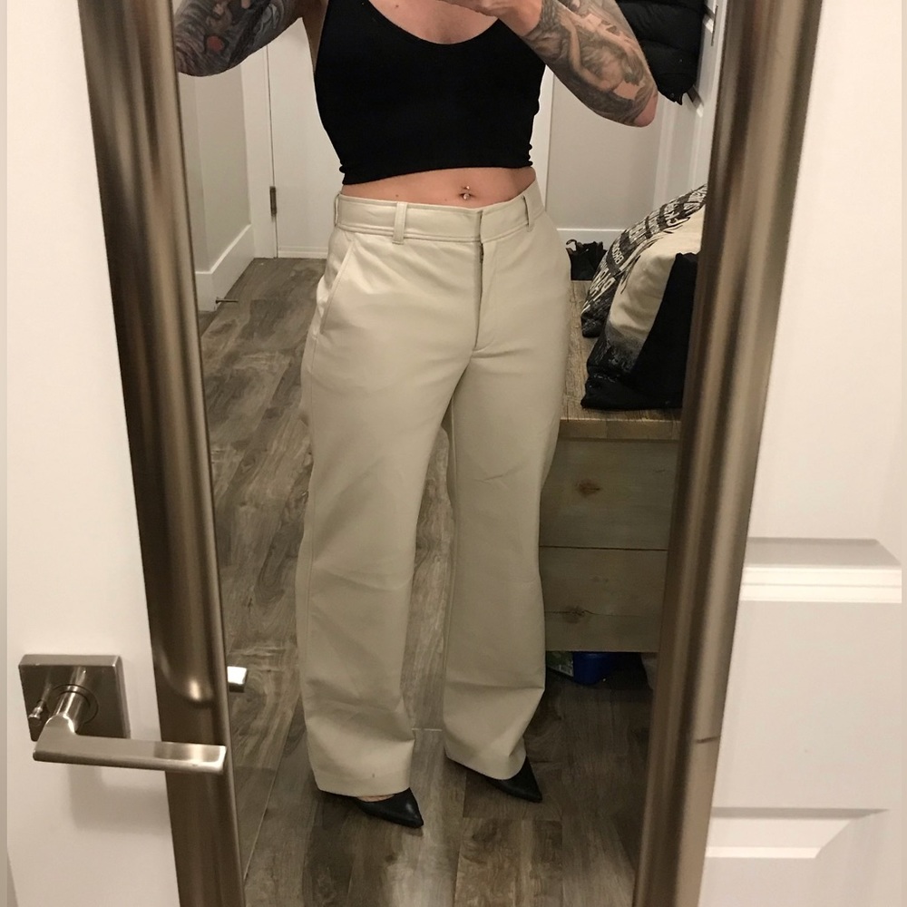 Babaton vegan leather “command” pant - size 4